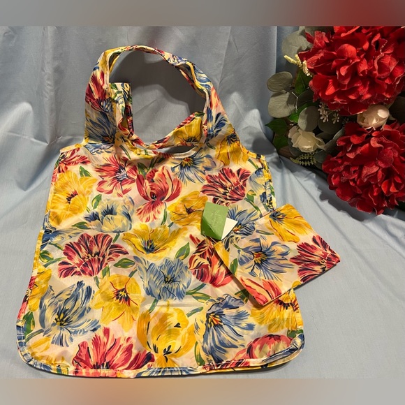 kate spade Handbags - NWT Kate Spade tote